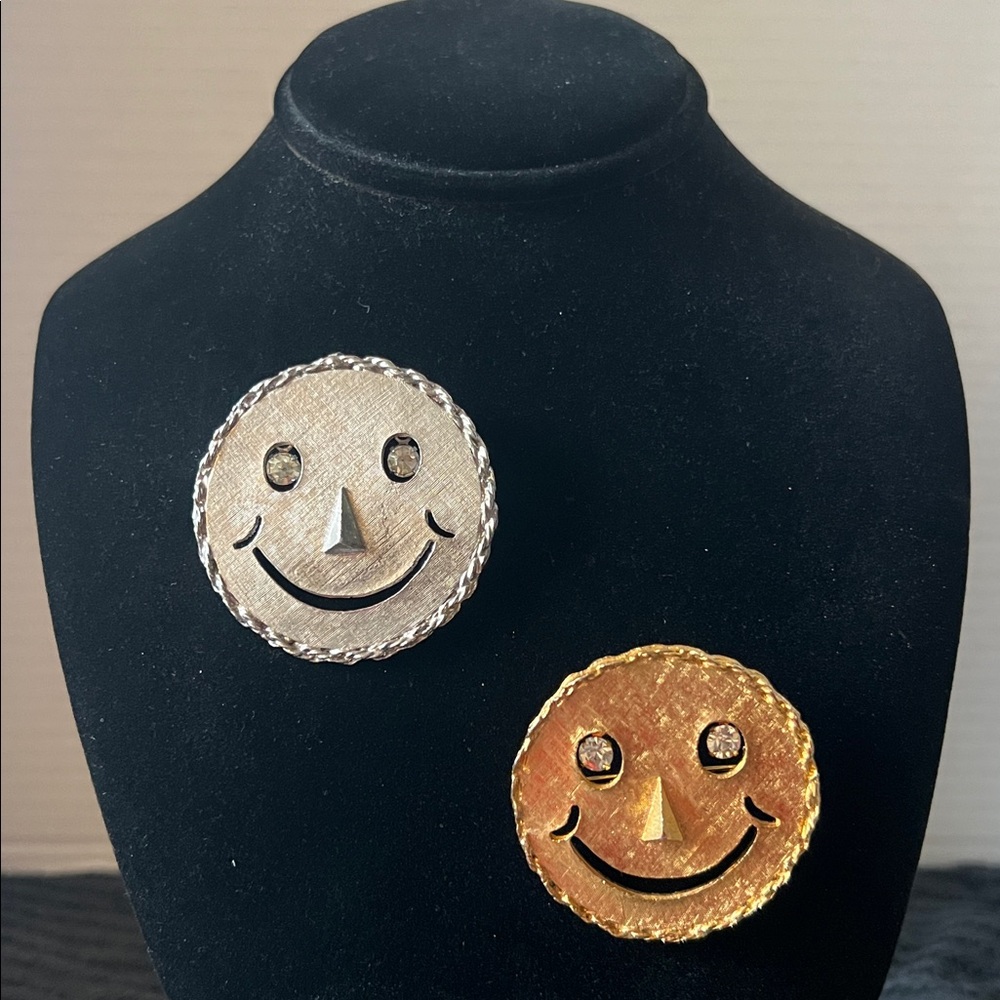 Vintage Smiley Faces Brooch Pendant w/dangling Rhinestones Eyes Silver/Gold 2”